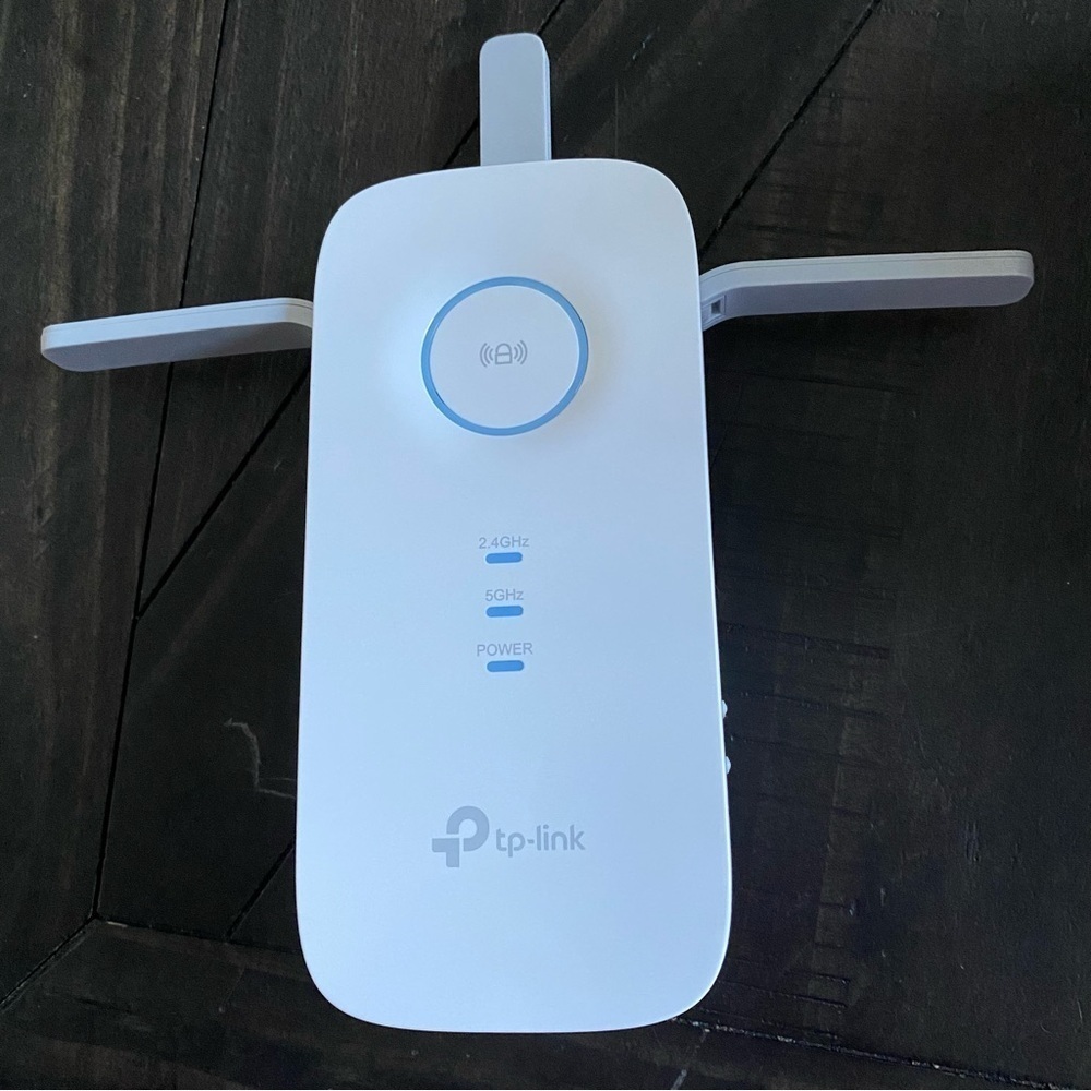 TP-Link AC1900  WiFi Extender (RE550)